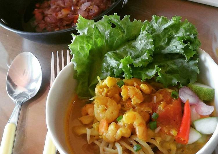 Bagaimana Menyiapkan Laksa shirataki ketopad, Lezat Sekali