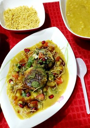 A picture of Ragda Pattice.