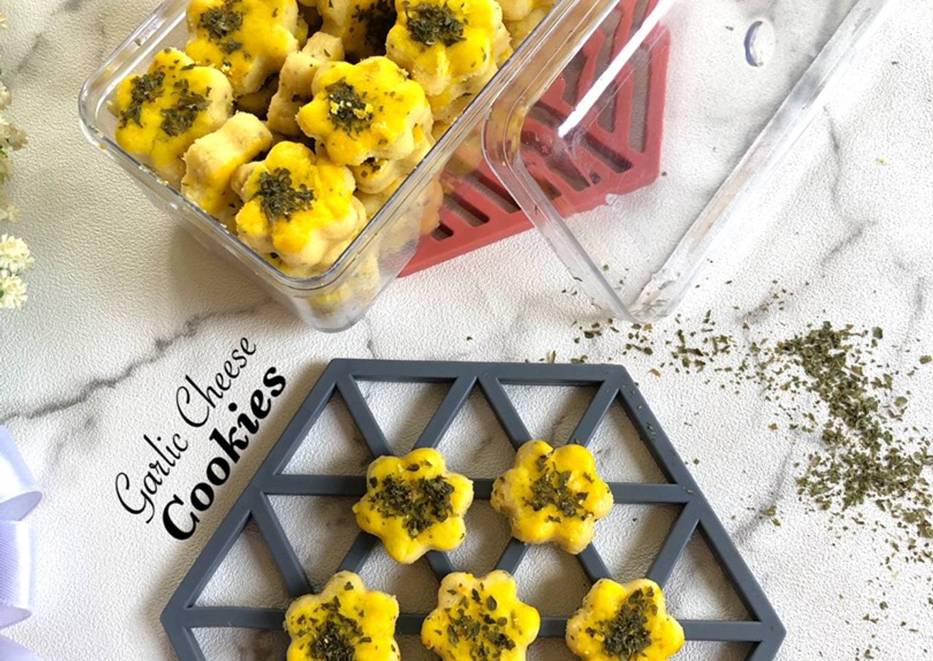 Garlic Cheese Cookies