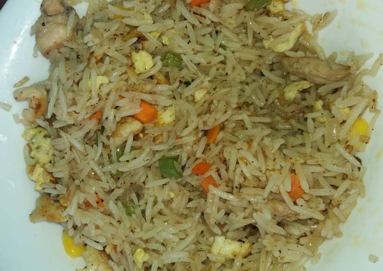 How to Serve Favorite Mix vegetable and chicken fried rice