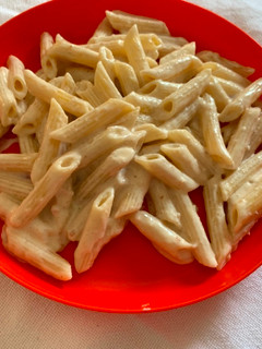 Una foto de Macarrones carbonara especiales para peques