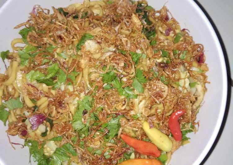Mie urai goreng