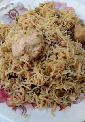 A picture of Matar and Chicken Pulao.