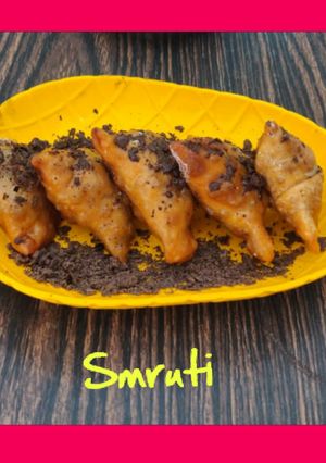 A picture of Choco Samosa.