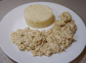 Foto principal de Pollo deshilachado en salsa de cebolla