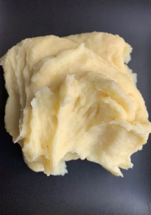 A picture of Mashed Potatoes.