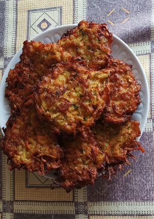 2007. Cukkinis sárgarépás tócsni😋 recept fotója