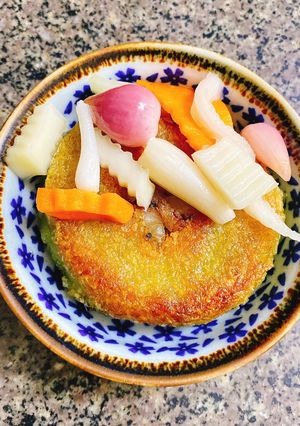 A picture of Crispy Fried Bánh Tét.