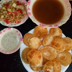 A picture of Golgappy.
