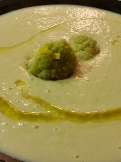 Una foto de Crema de brócoli verde