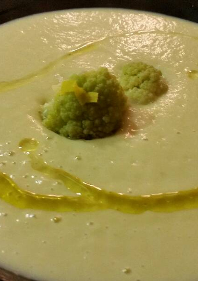 Una foto de Crema de brócoli verde