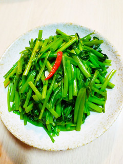 蒜味魚露炒空心菜 的食譜成品照片