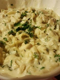 صورة لوصفة أروع مكرونة فيتوتشيني بالدجاج 😍🍝