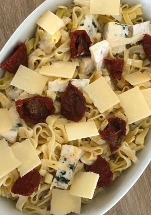 Une photo de Gratin de pâtes Bleu/Tomates Séchées/ Parmesan