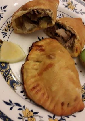 Una foto de 🍽Empanadas rellenas de pollo y alcachofas 🍽😍😃😋