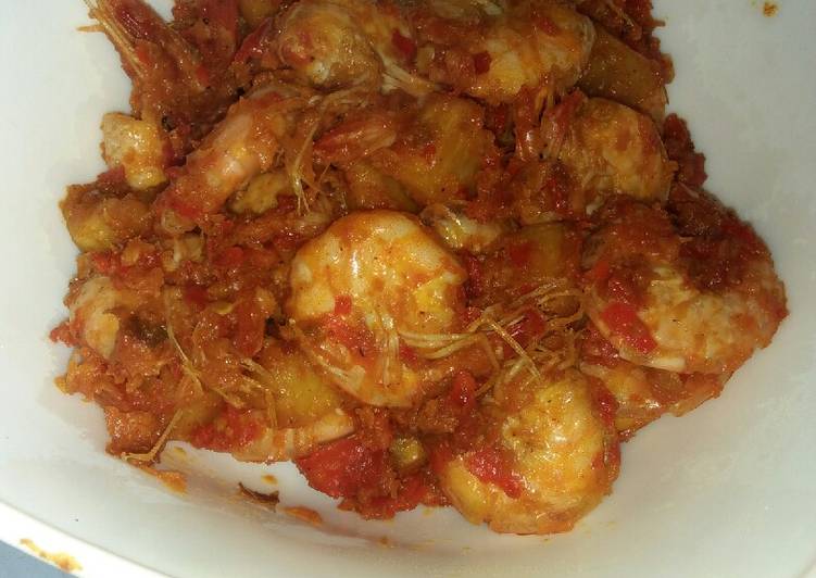 Cara Gampang Menyiapkan Udang Kentang Balado, Enak Banget