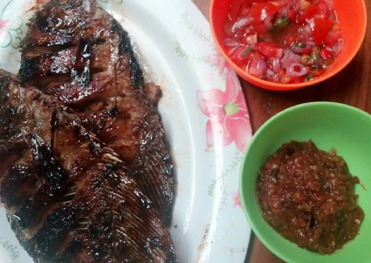 Cara Gampang Menyiapkan Ikan bakar madu sambal duo😁 Lezat