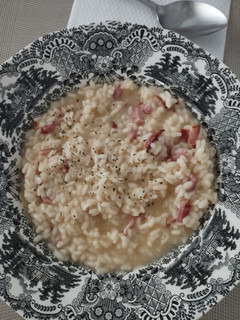 Una foto de Risotto de bacon y parmesano