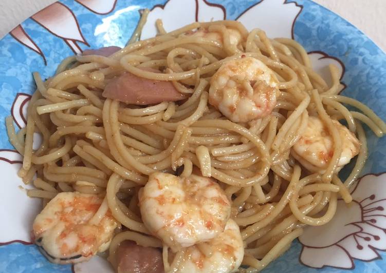 Recipe: Yummy Garlic Prawn Spaghetti (resep nagita slavina)