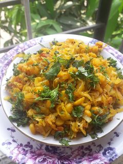 कोबीची भाजी (kobichi bhaji recipe in marathi) रेसिपी चे मुख्य फोटो