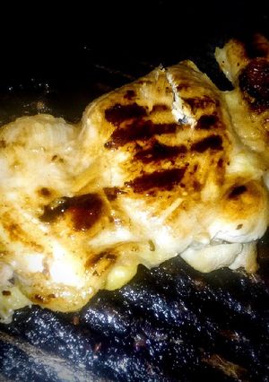 Una foto de Muslo de pollo al 🍋 a la plancha