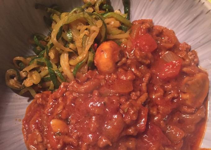 Low Carb Zucchini Noodles and Spaghetti Sauce