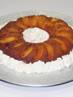Una foto de Torta invertida de Duraznos