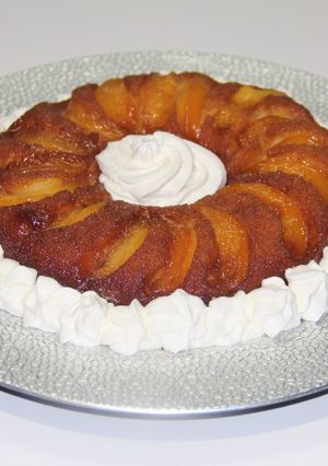 Una foto de Torta invertida de Duraznos