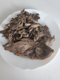Una foto de Filete de pavo y setas a la plancha