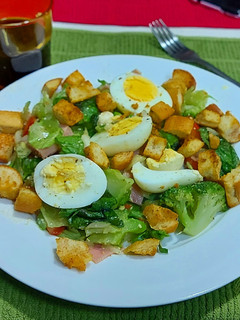 Una foto de Charlie's Salad