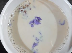 Una foto de Café con lavanda ☕