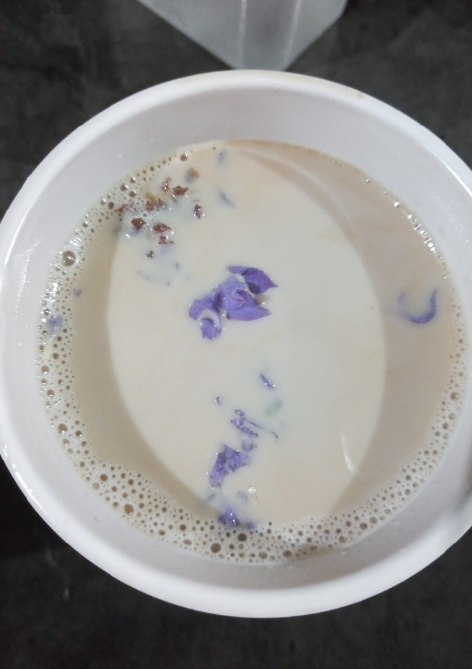 Una foto de Café con lavanda ☕