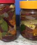 Pencas de remolacha y berenjenas en escabeche