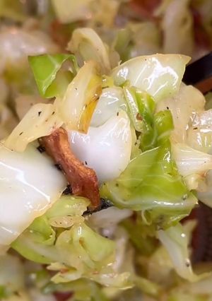 A picture of Southern-Style Cabbage.