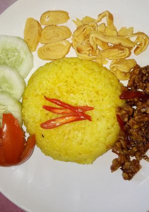 Foto resep Nasi kuning dadakan (rice cooker)