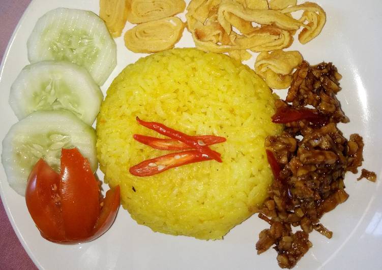 Nasi kuning dadakan (rice cooker)