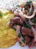 Puré de Pallares con Lomo Saltado de Res a lo Carmelita