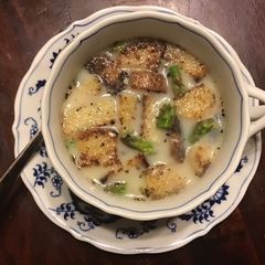 A picture of California Farm February Harvest Asparagus Cream Soup.
