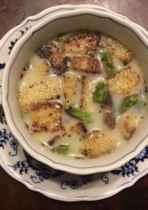 A picture of California Farm February Harvest Asparagus Cream Soup.
