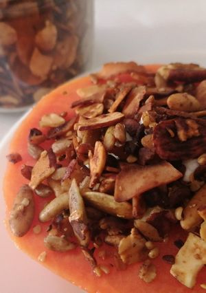 A picture of Keto Granola🍯.