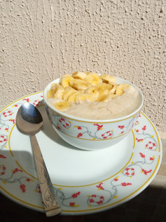 A picture of Oats and banana.