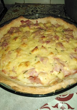 Una foto de Tarta de jamón queso y cebolla