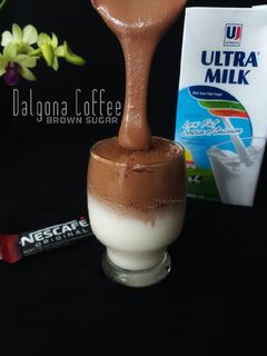 Foto resep Dalgona Coffee Brown Sugar tanpa mixer