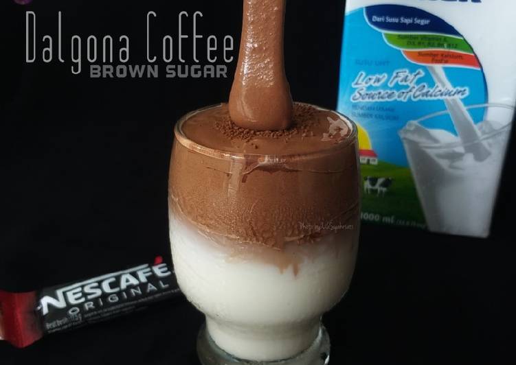 Resep Dalgona Coffee Brown Sugar tanpa mixer Anti Gagal