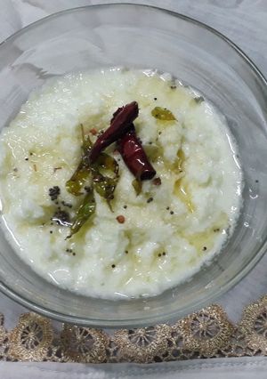 A picture of Mango and coconut chutney.