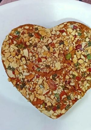 हर्ट केक (Heart cake recipe in Hindi) रेसिपी मुख्य फोटो