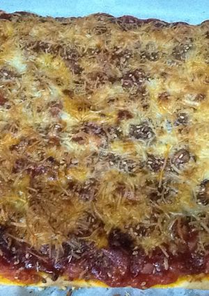 Foto principal de Pizza barbacoa con salchichas