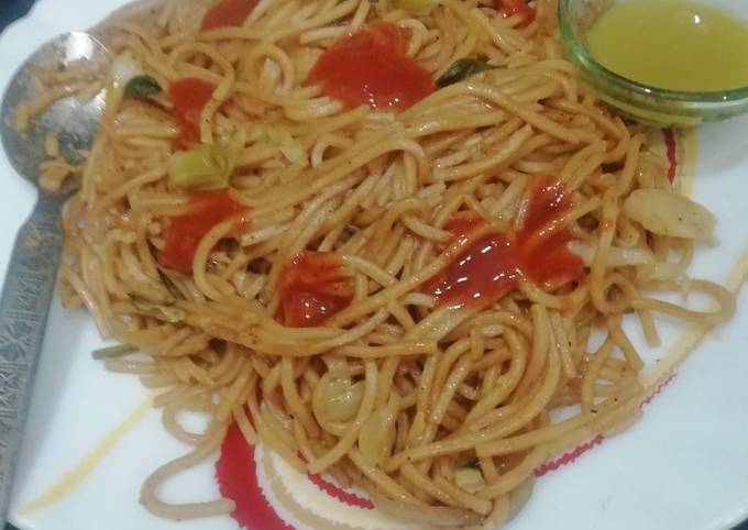 Indo Chinese Noodles Recipe by Aruna Thapar - Cookpad