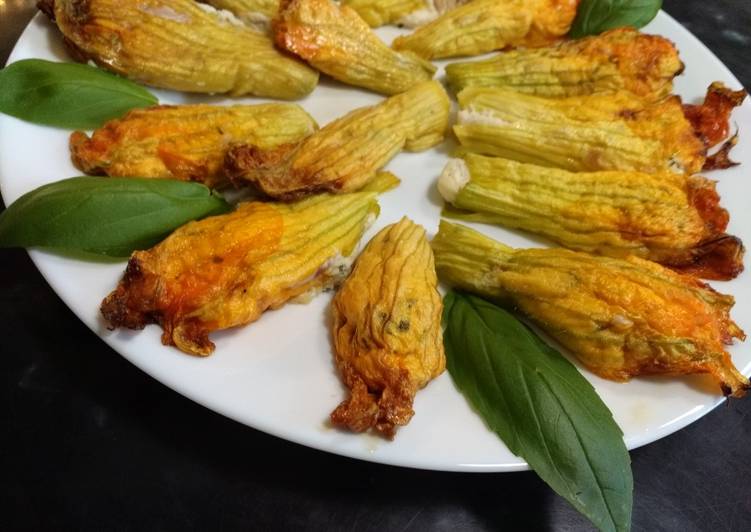 Fiori di zucca ripieni