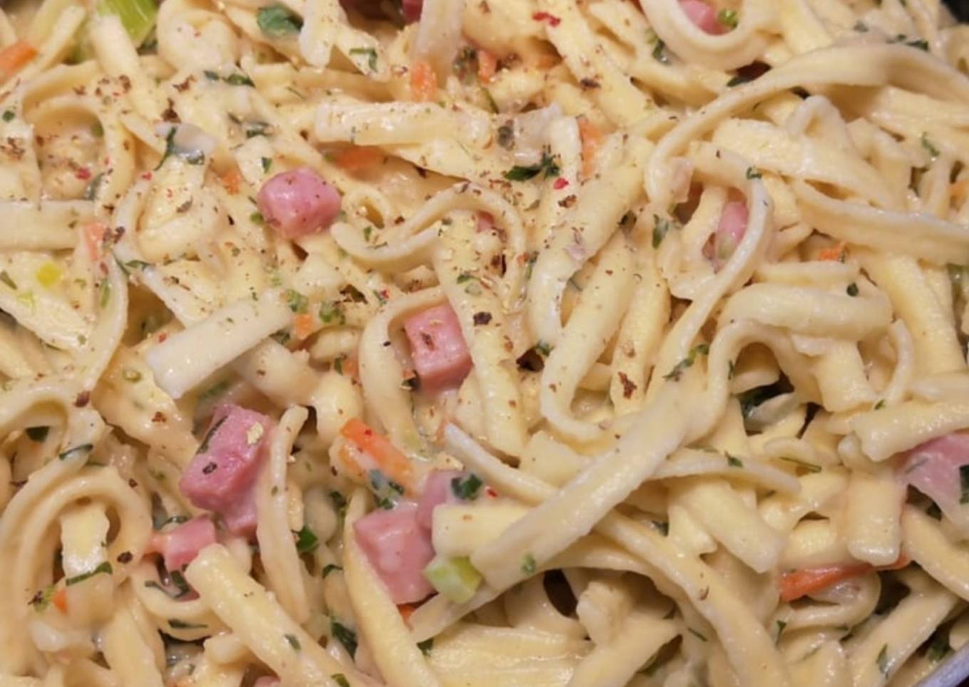 Spaghetti ham sayur saus susu simple way